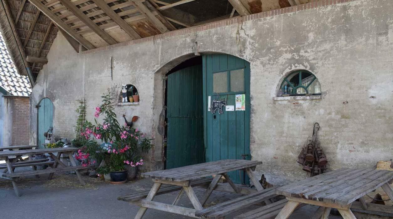 Hoeve De Pippert Hotel Ophemert Eksteriør billede